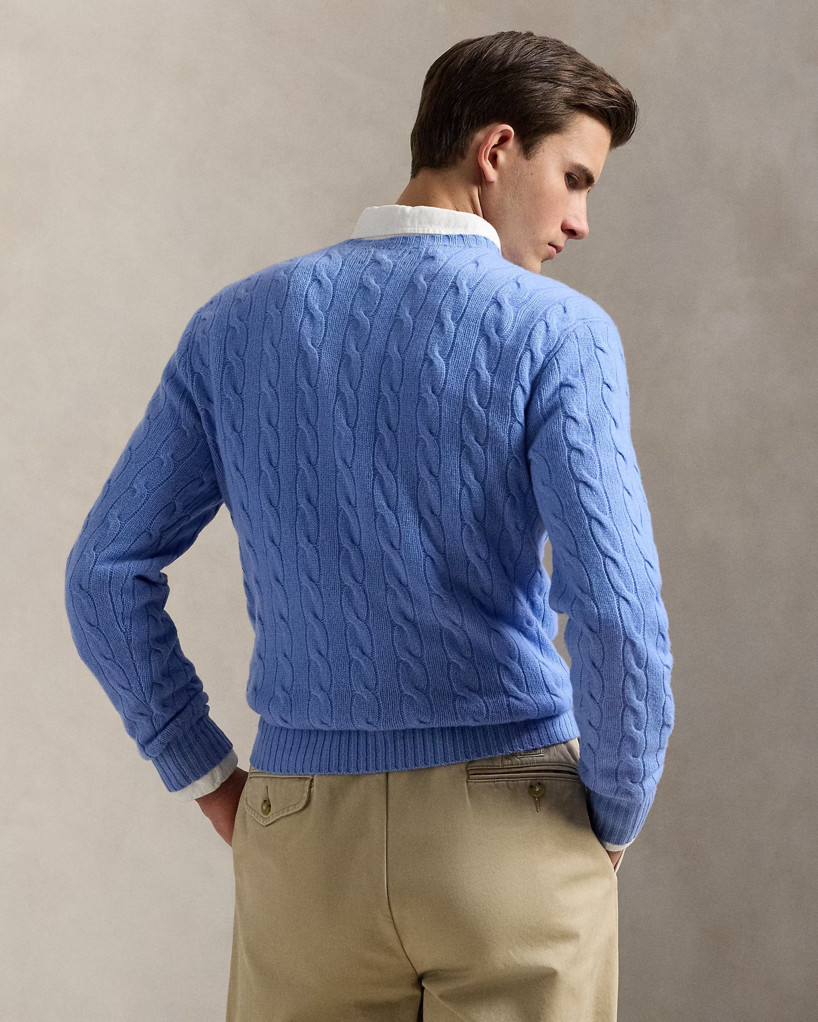 Jersey de lana y cachemira tejido con cable