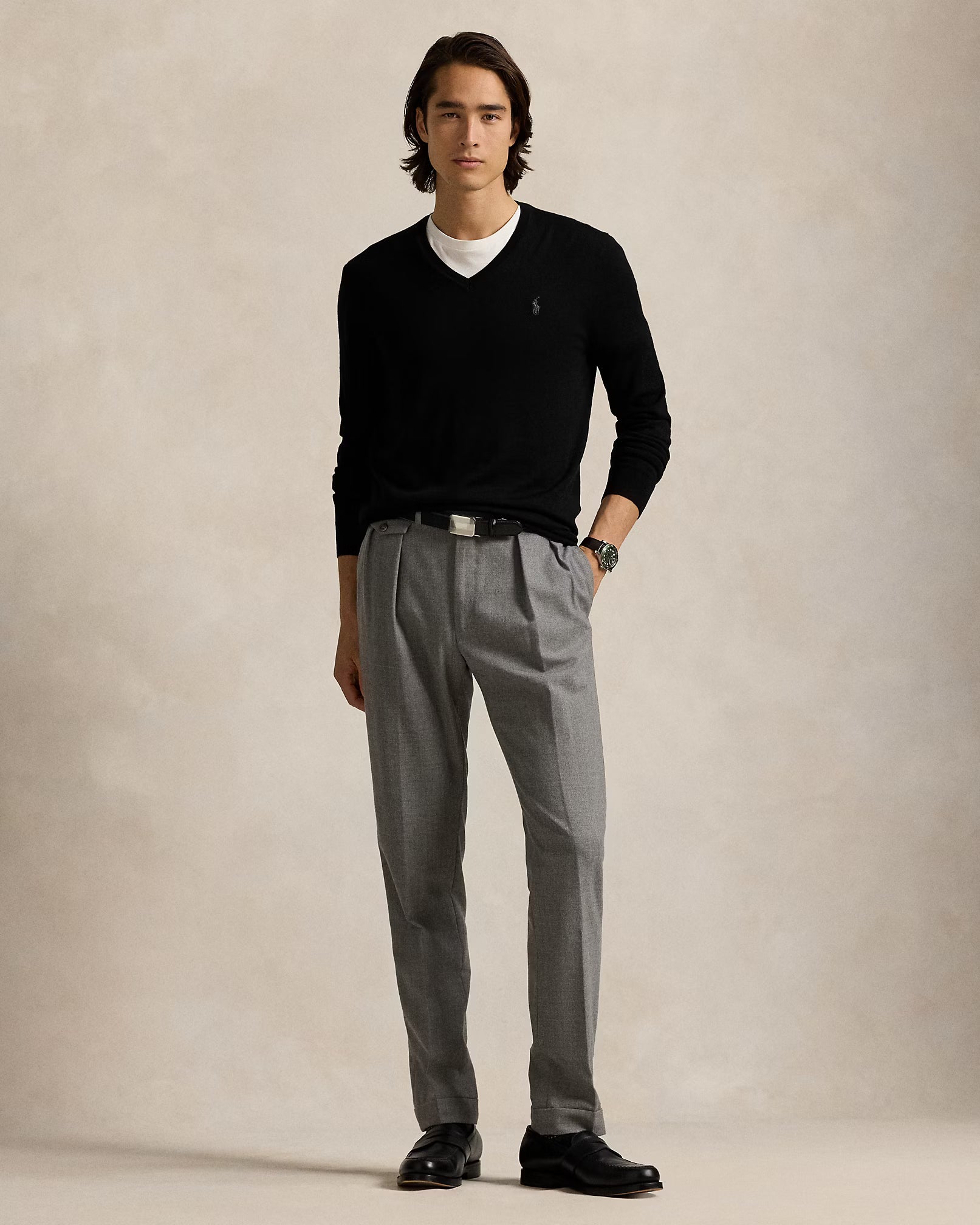 Jersey de lana lavable, corte ajustado y cuello en V